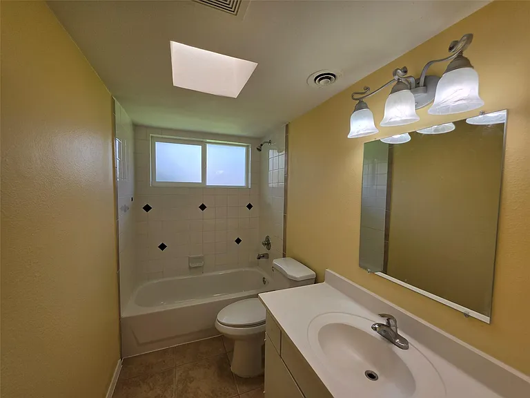 7334 Darnell St — Photo 10