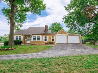 1008 W 100th Ter, Kansas City, MO 64114