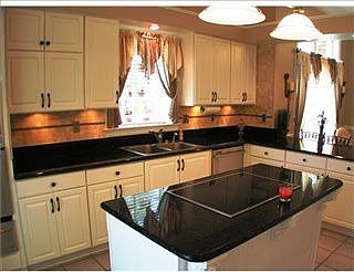 5th image of 7 Forest Green Dr