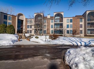 9500 Collegeview Rd APT 101, Bloomington, MN 55437