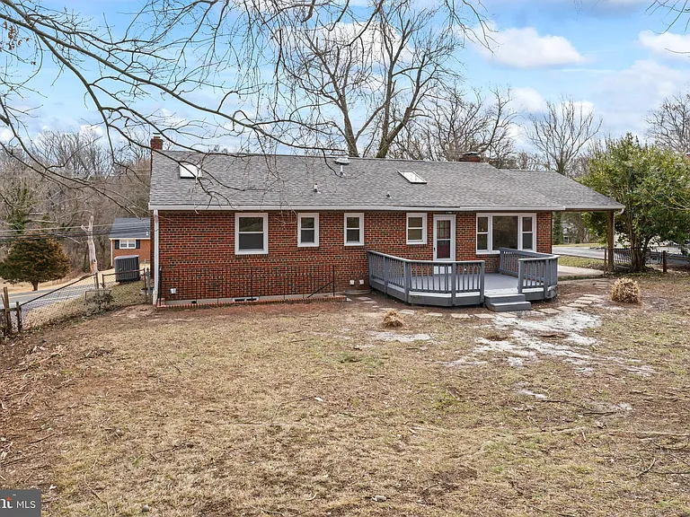 4502 Henderson Rd — Photo 59