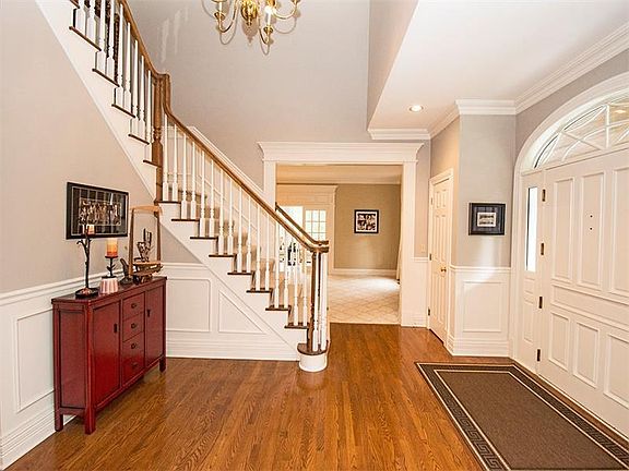 2nd image of 3157 Beechwood Dr