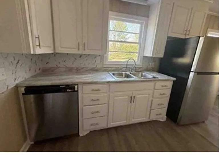 341 E Northside Dr — Photo 14