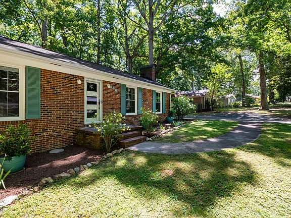 3rd image of 940 Clarion Dr