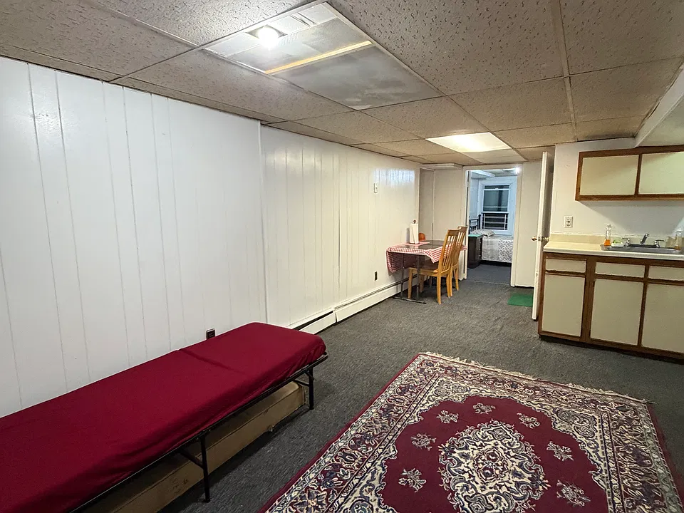 Saint Lawrence Ave