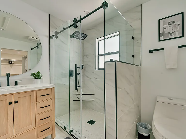 918 N San Vicente Blvd #D — Photo 15