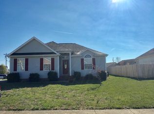 270 Eagle Cove Dr, Hopkinsville, KY 42240