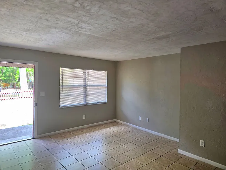 7305 SW 42nd Pl #C — Photo 14