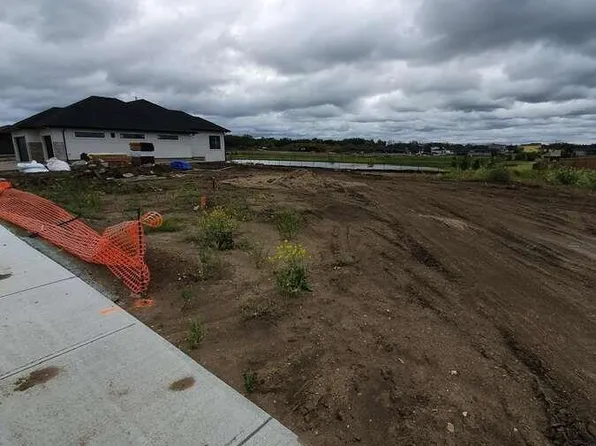 9 Hayfield Grv, Strathcona County, AB T8E 0A8