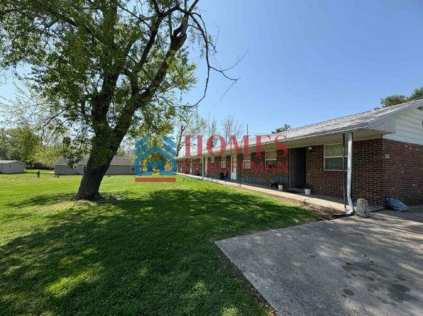 103 E Strain St APT D, Fort Branch, IN 47648