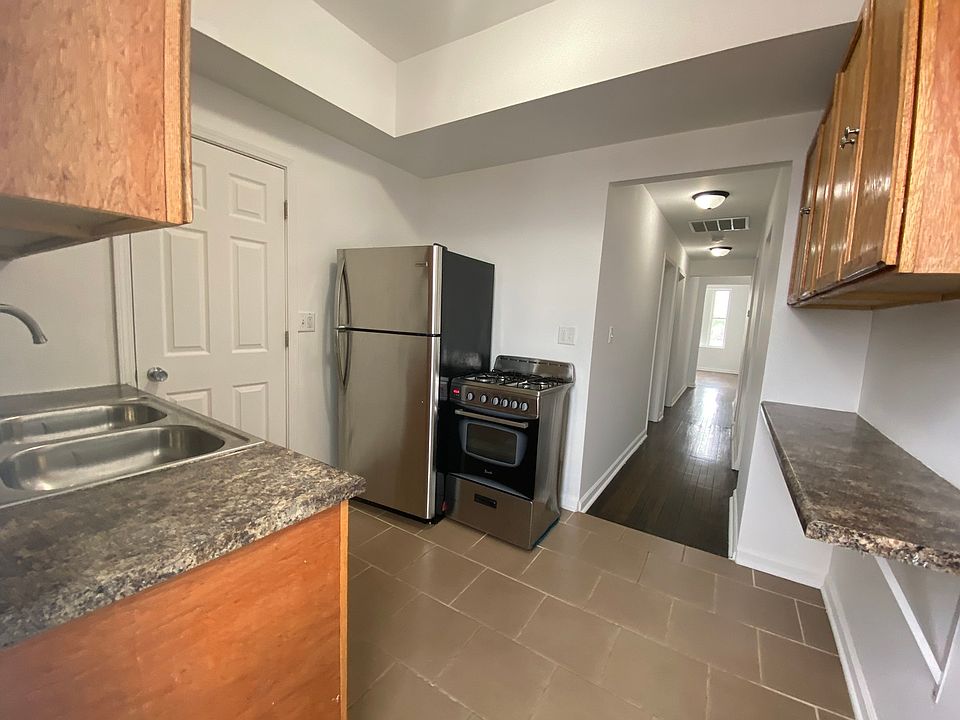 1st image of 1609 N Lawndale Ave #3S