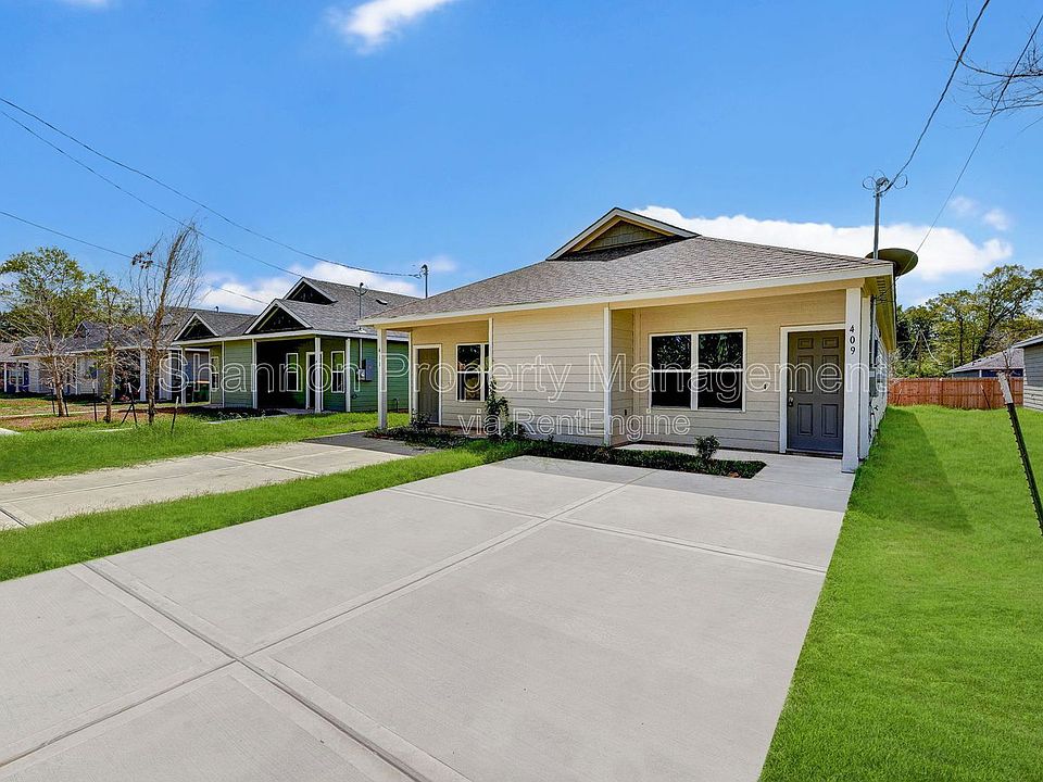 1st image of 409 E Avenue G