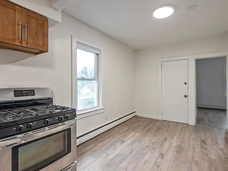 9 Spencer Ave #2 — Photo 4