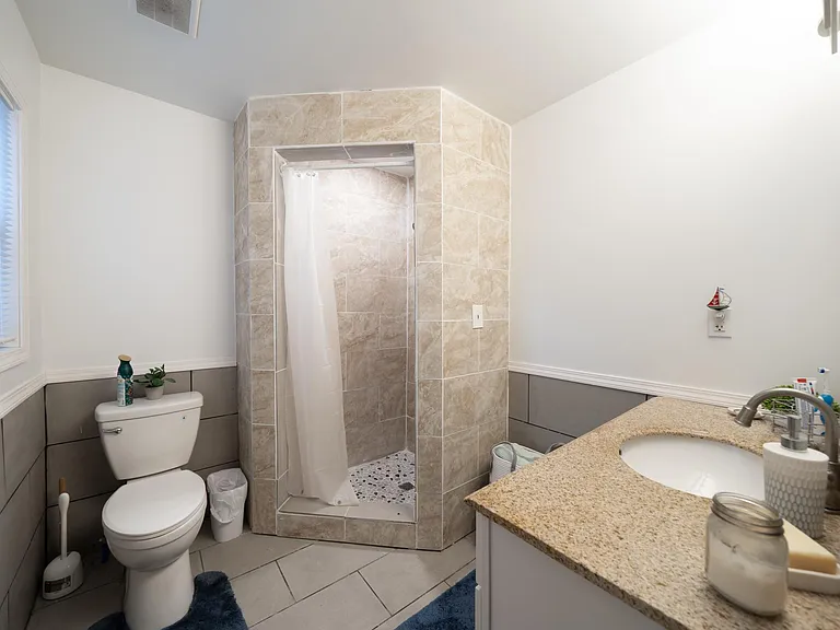 541 Coit Ave NE #1 — Photo 5