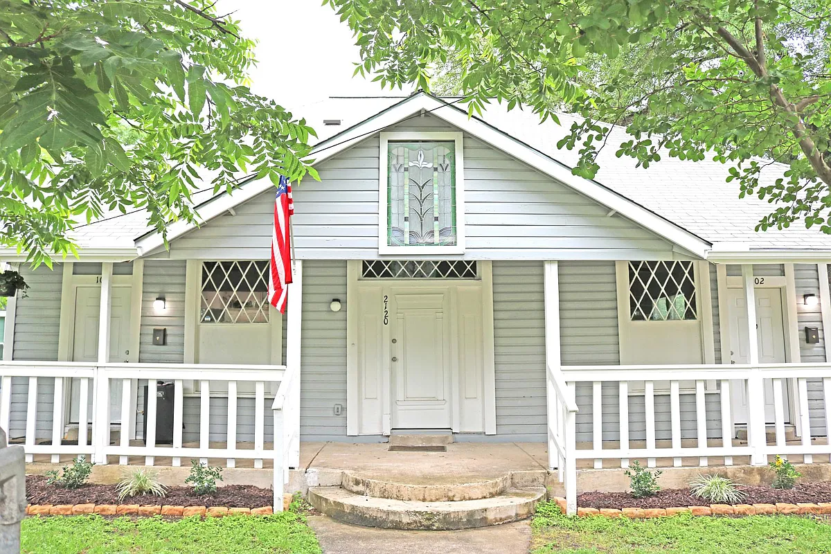 Building Photo - 2120 Monterey St #102