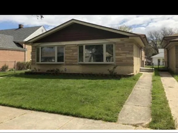 7931 Kenneth Ave, Skokie, IL 60076