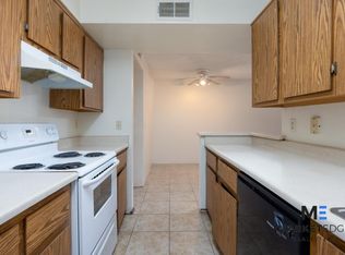 2020 N Winterhaven #103, Mesa, AZ 85213