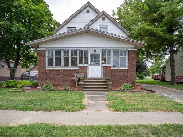 464 W Main St, El Paso, IL 61738