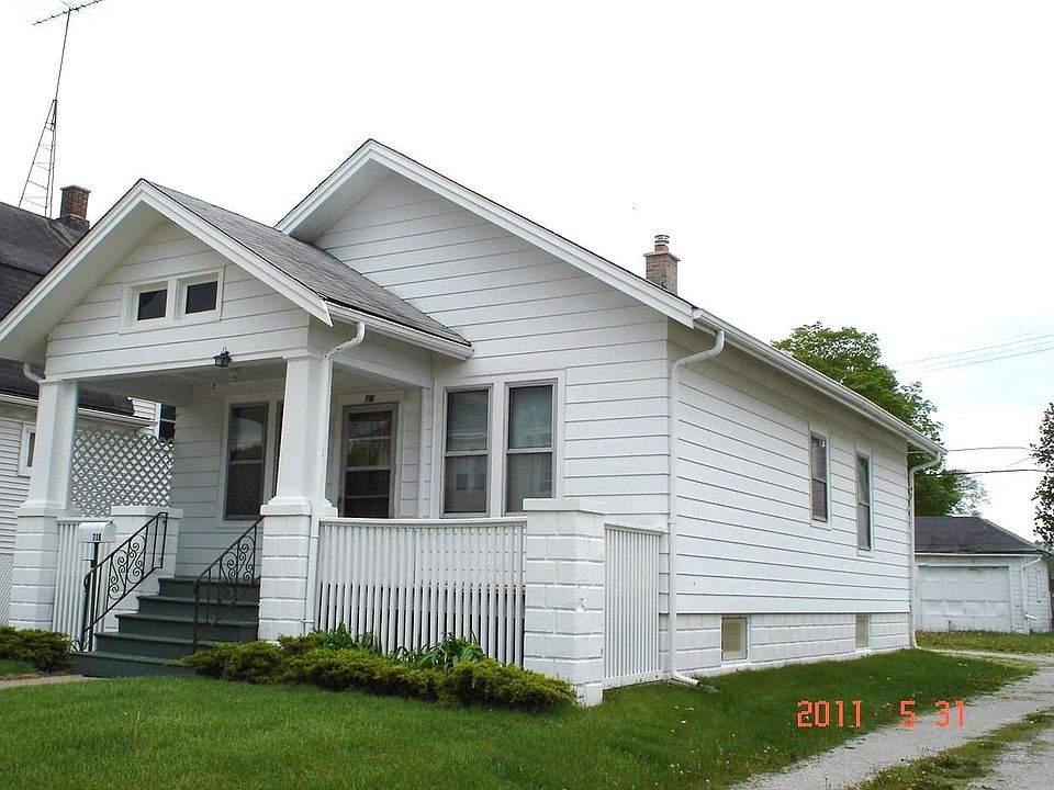 2nd image of 716 Belmont Ave