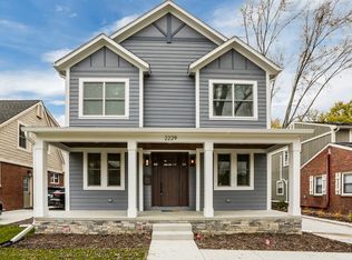 2229 Manchester Rd, Birmingham, MI 48009