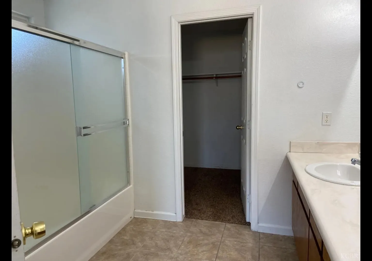 4 bed, 1684 sqft, $3,000 — Photo 3
