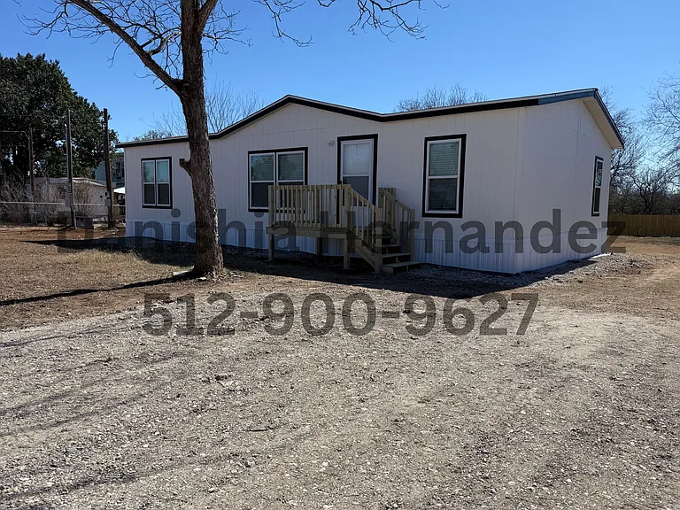 7706 Tennessee Walker — Photo 1