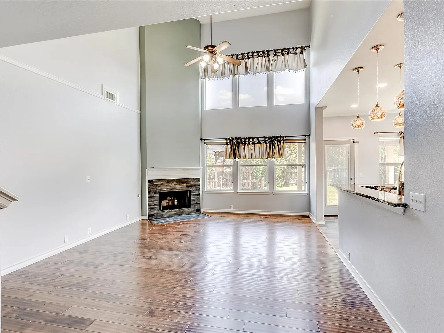 4 bed, 2.5 bath, 2359 sqft, $2,275 — Photo 1