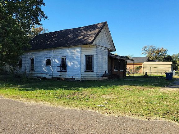 3rd image of 1322 Lyon Ave