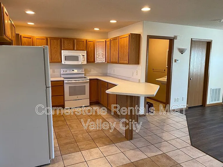 516 10th Ave SE — Photo 7