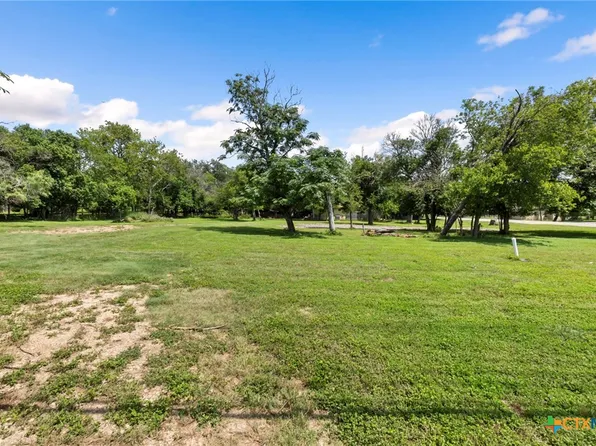 1408 N Bishop St, San Marcos, TX 78666