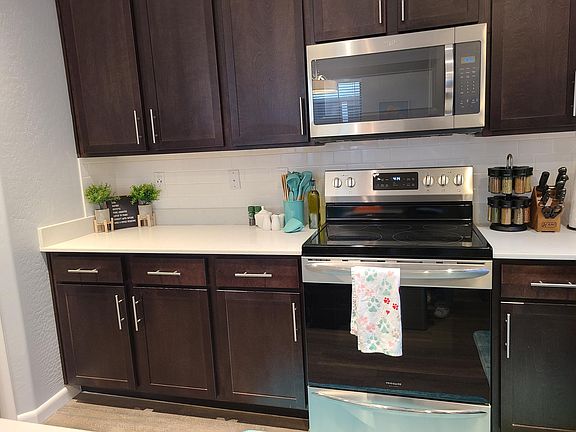 5th image of 2090 S Dorsey Ln Unit 1027
