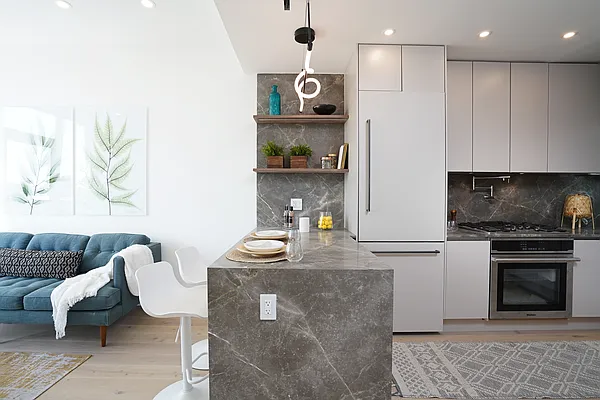 Sold by The In House Group | media 5