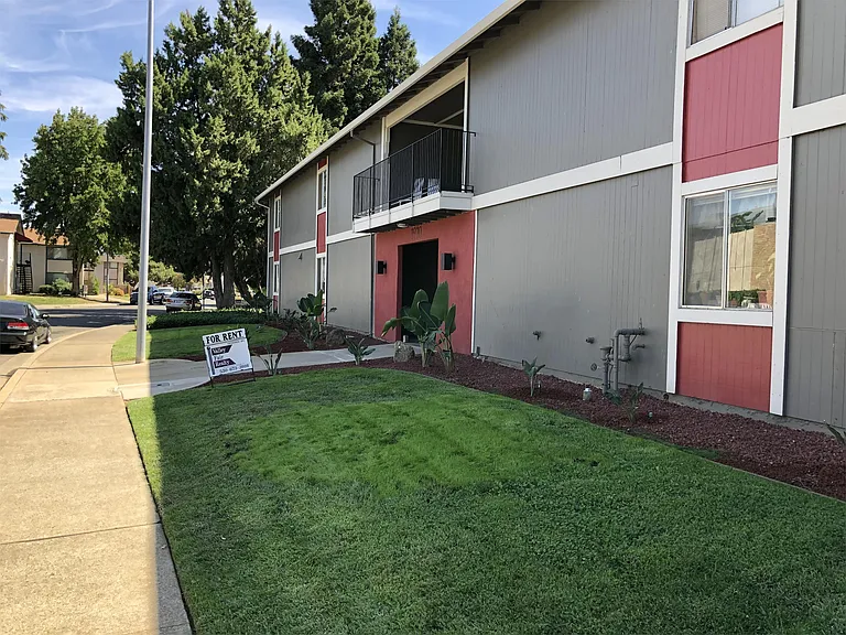 1210-1250 Kenny Dr — Photo 17