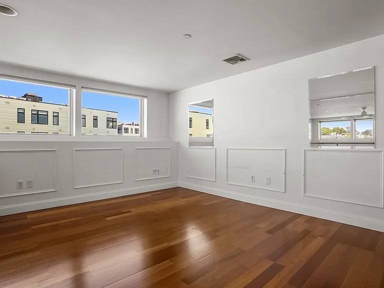10 Ocean Ave #414 — Photo 16