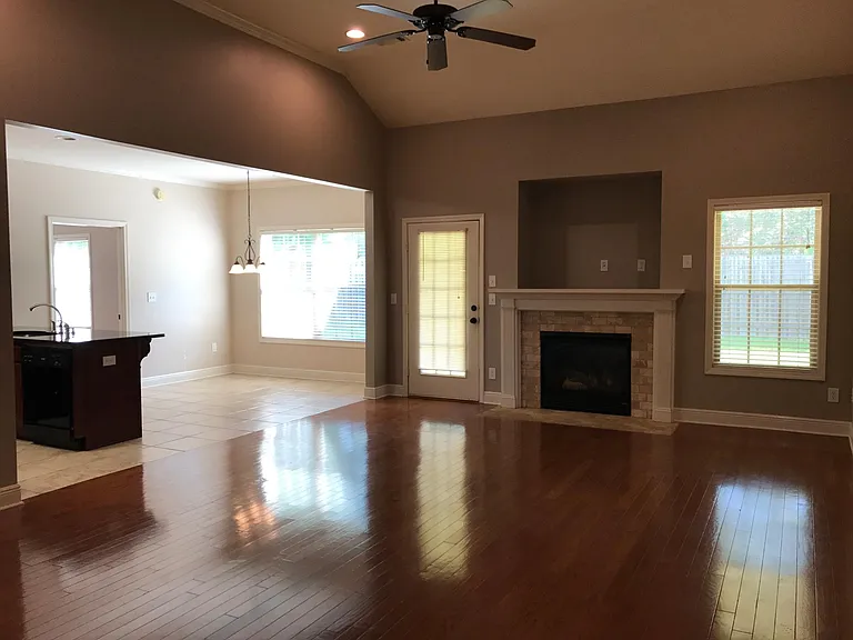13663 Old Ivey Dr — Photo 3