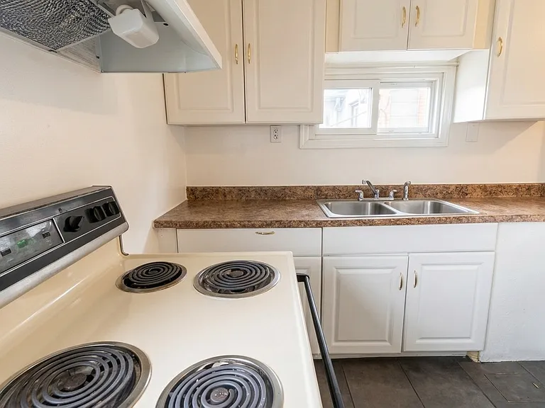 5807 Hobart St #2 — Photo 8