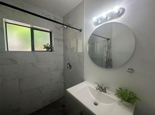 725 NW 1st Ct, Hallandale Beach, FL 33009