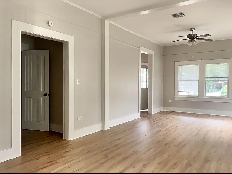 109 General Gardner Ave — Photo 4