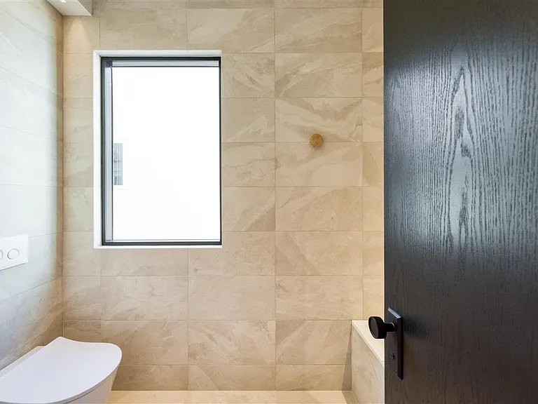 2145 Franklin St #4 — Photo 23