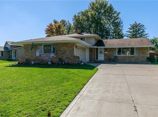 1628 N Circle View Dr, Seven Hills, OH 44131