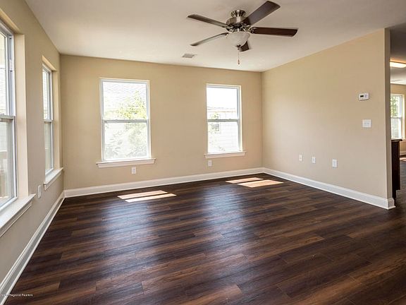 5th image of 42 Brainard Ave