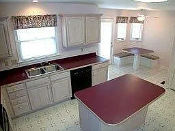 115 Locust Grove Ln — Photo 2