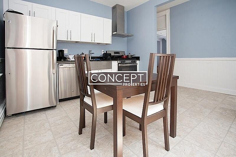 2nd image of 147 Columbia St #3D