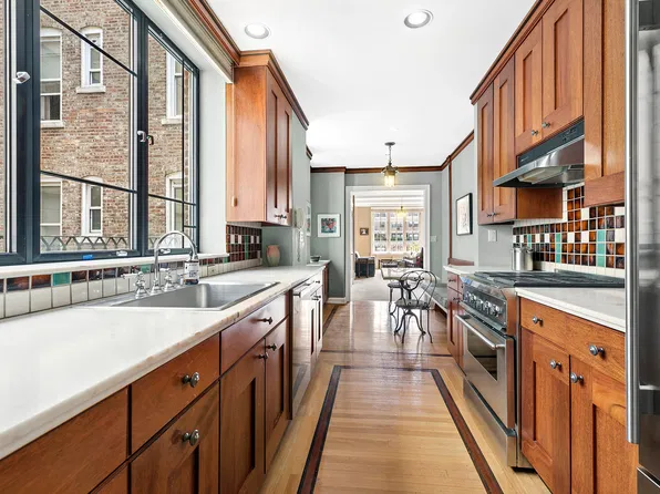 122 East 82nd Street image 1 of 12