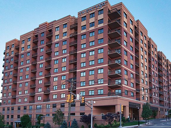 Enjoy first class amenities with spectacular views