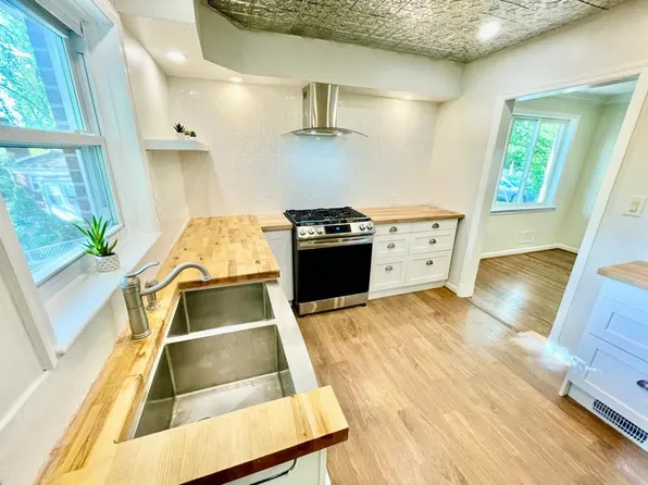 2749 N Wyoming St, Arlington, VA 22213