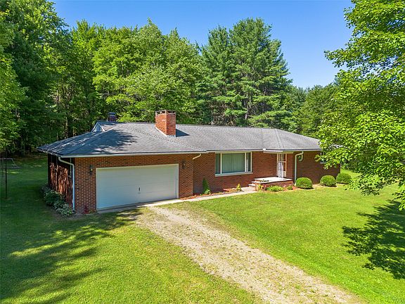 2nd image of 335 Woodhaven Dr