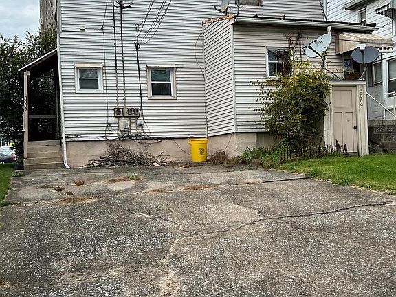 2nd image of 3007 Walnut St #3009