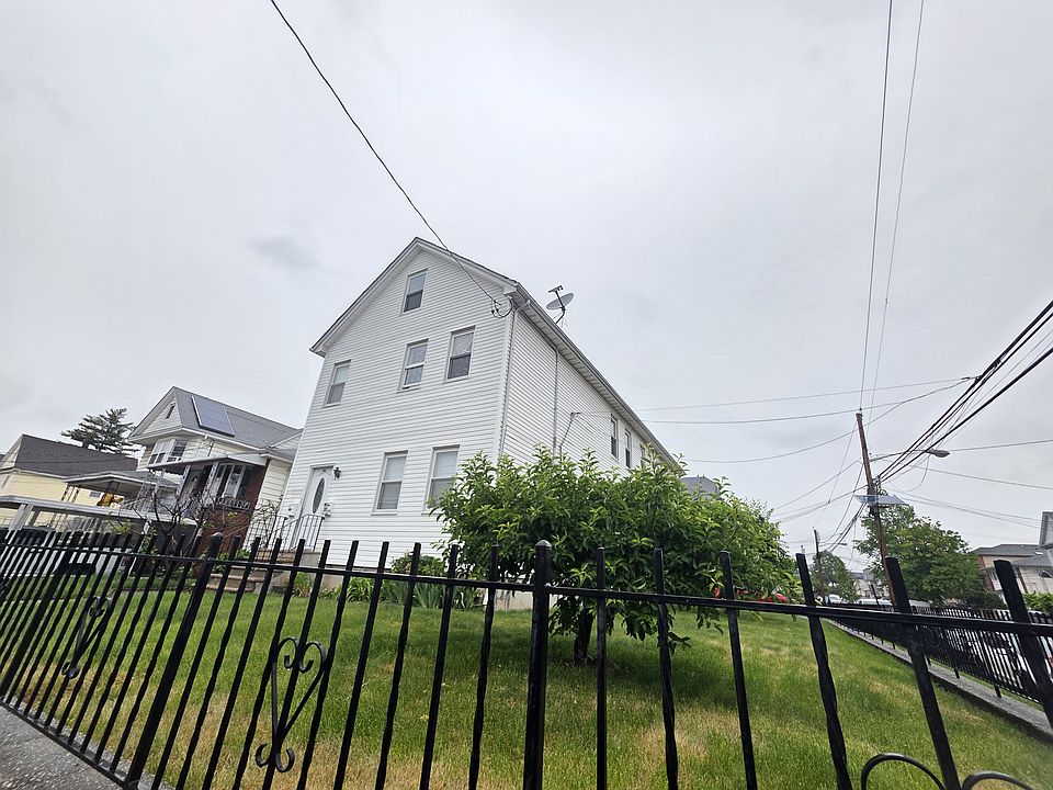 1st image of 1061 Fanny St #2
