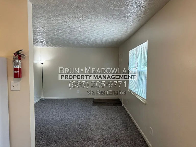 5525 Jacksboro Pike #7 — Photo 3